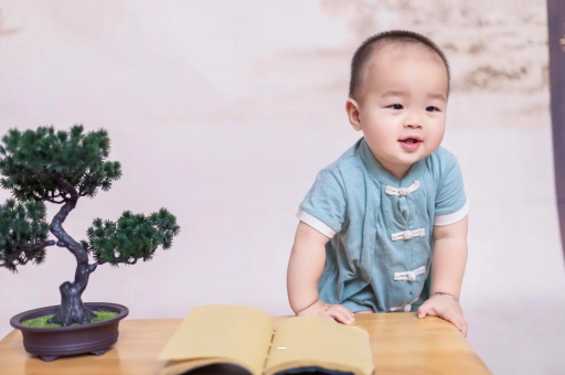 枣庄宝宝脸上小白点